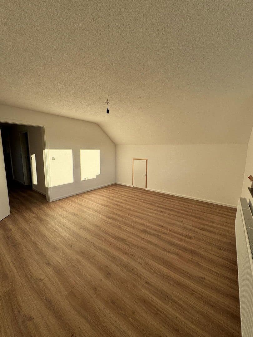 Pronájem bytu 3+1 69 m², Schwäbisch Hall, Bádensko-Württembersko Pronájem bytu 3+1 69 m², Schwäbisch Hall, Bádensko-Württembersko