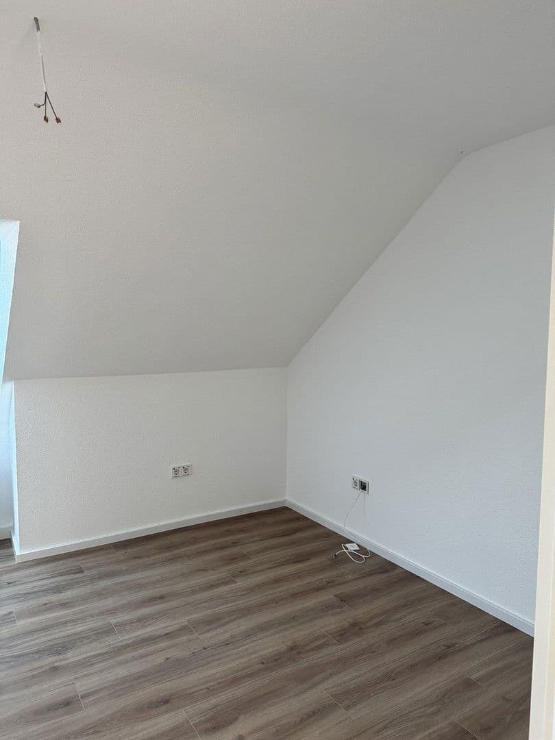 Pronájem bytu 3+1 69 m², Schwäbisch Hall, Bádensko-Württembersko Pronájem bytu 3+1 69 m², Schwäbisch Hall, Bádensko-Württembersko