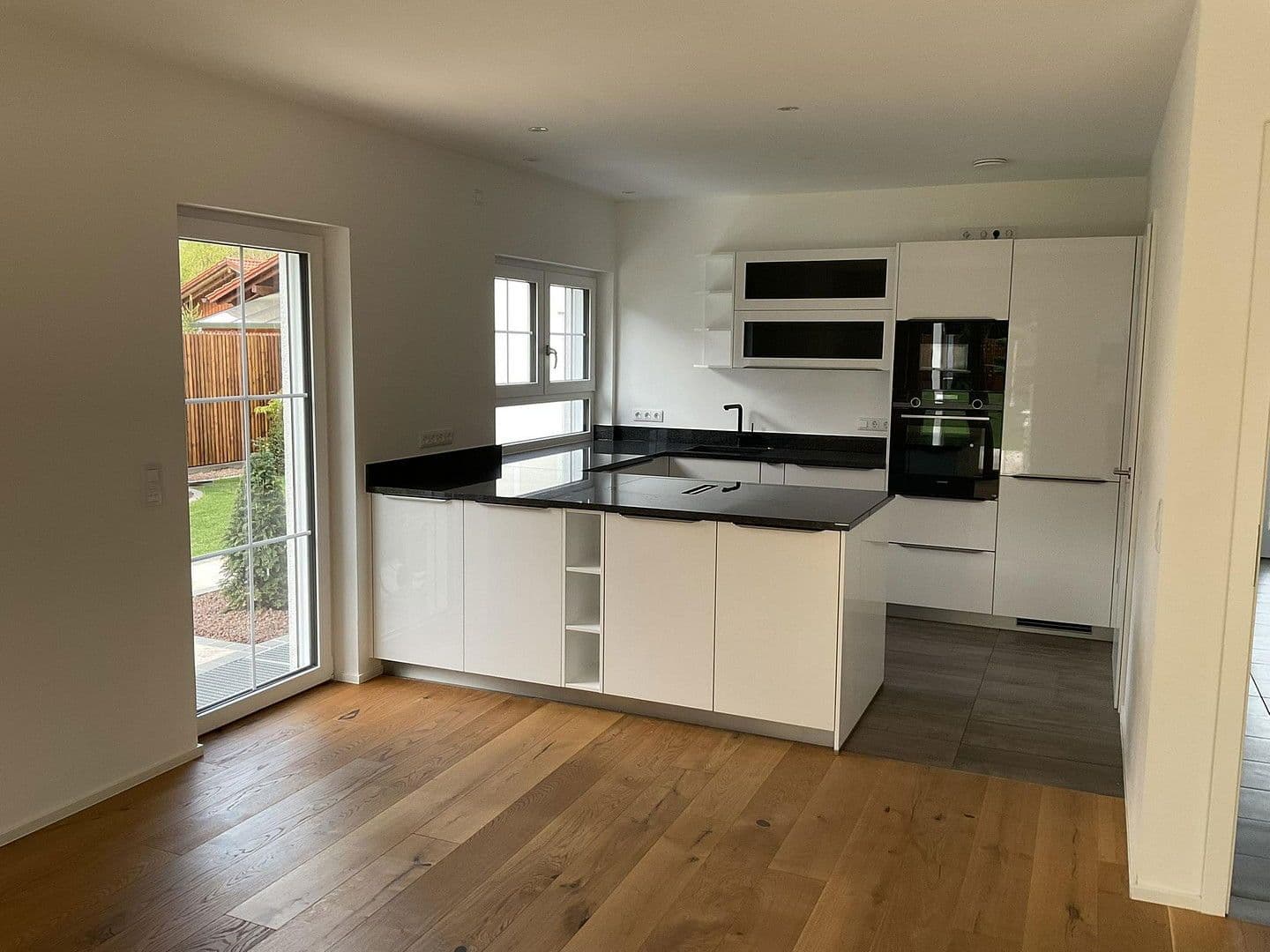 Prodej domu 165 m², pozemek 500 m², Brunnthal, Bavorsko Prodej domu 165 m², pozemek 500 m², Brunnthal, Bavorsko