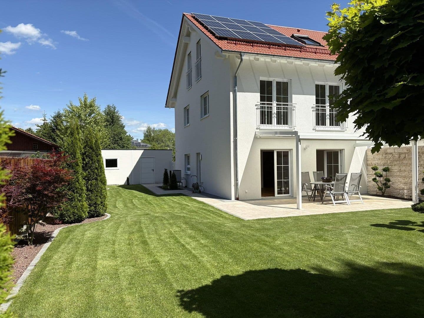 Prodej domu 165 m², pozemek 500 m², Brunnthal, Bavorsko Prodej domu 165 m², pozemek 500 m², Brunnthal, Bavorsko