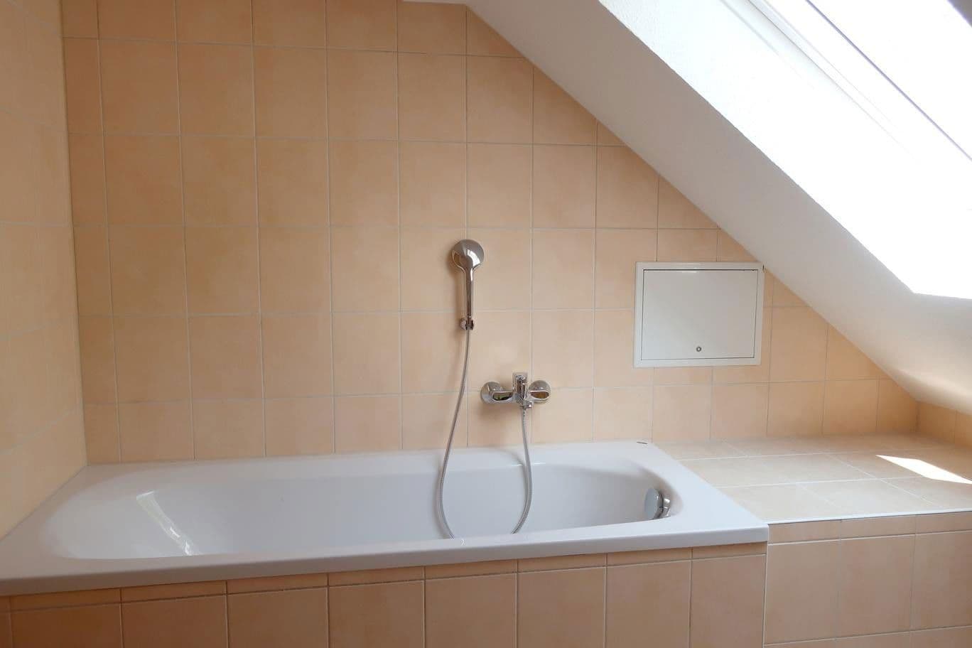 Pronájem bytu 2+1 60 m², Grünhain-Beierfeld, Sasko Pronájem bytu 2+1 60 m², Grünhain-Beierfeld, Sasko