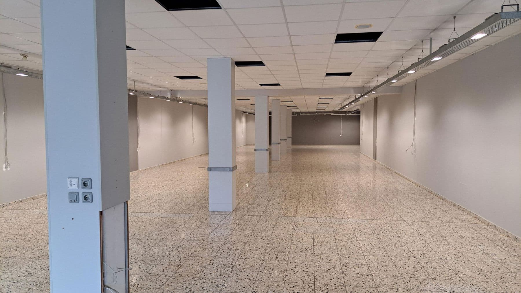 Pronájem nebytového prostoru 420 m², Plattling, Bavorsko Pronájem nebytového prostoru 420 m², Plattling, Bavorsko