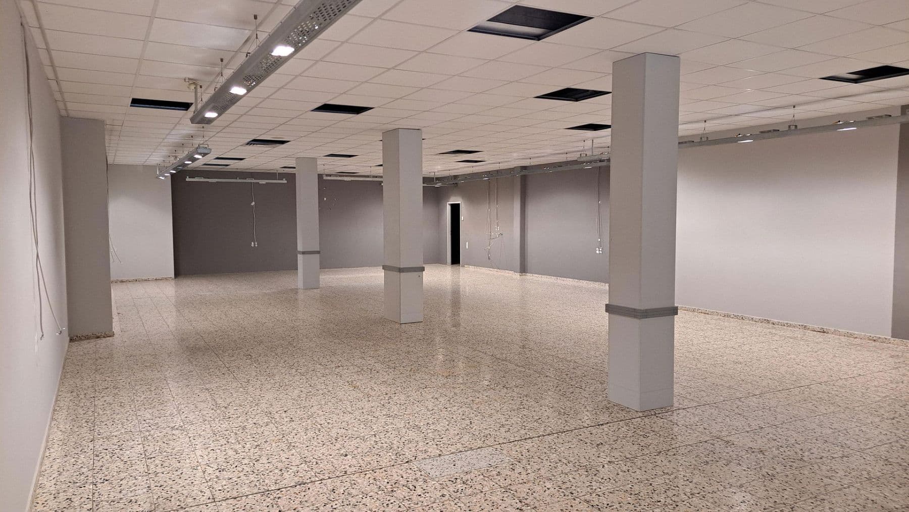 Pronájem nebytového prostoru 420 m², Plattling, Bavorsko Pronájem nebytového prostoru 420 m², Plattling, Bavorsko