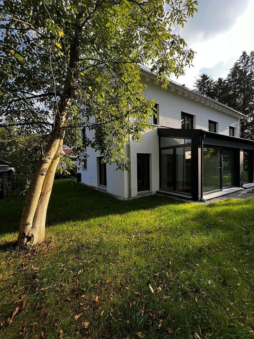 Prodej domu 174 m², pozemek 423 m², Baierbrunn, Bavorsko Prodej domu 174 m², pozemek 423 m², Baierbrunn, Bavorsko