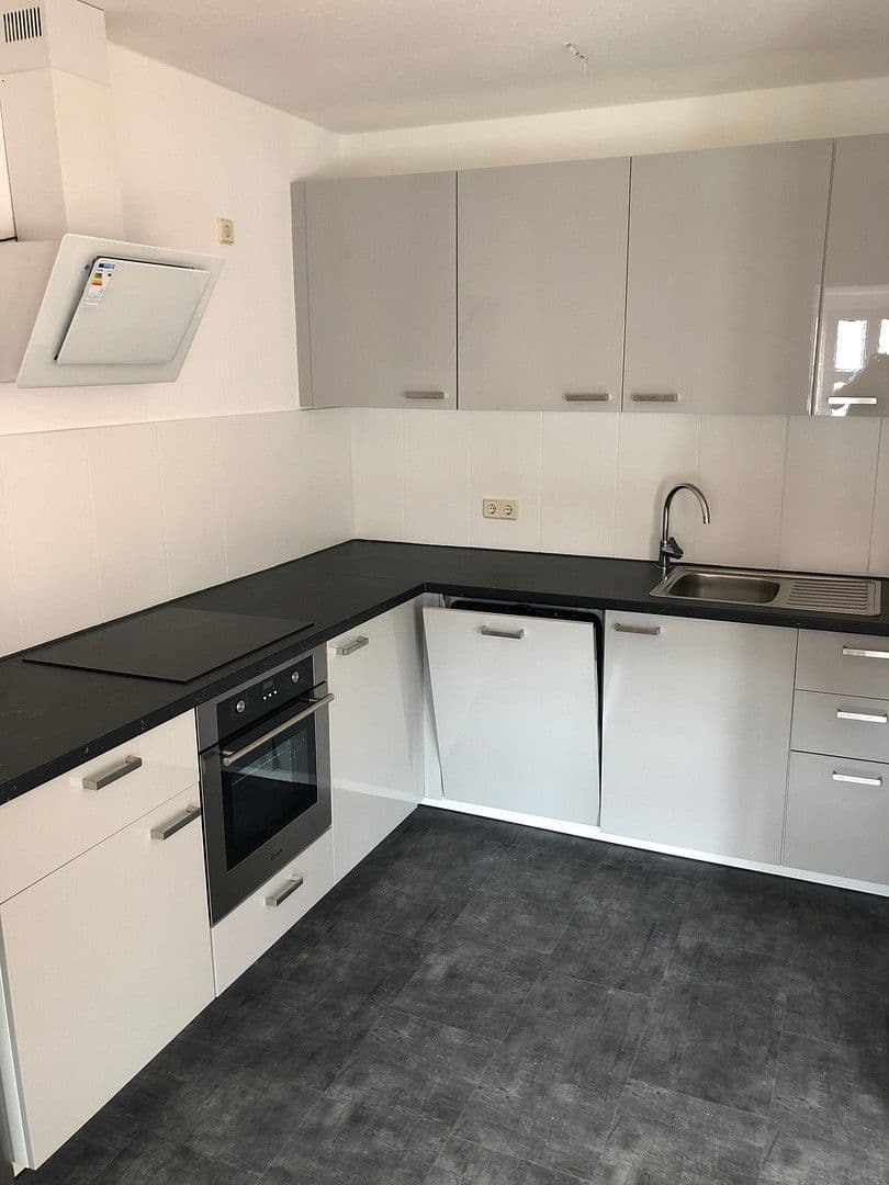 Pronájem bytu 3+1 55 m², Schneiderstraße 4, Leipzig, Sasko Pronájem bytu 3+1 55 m², Schneiderstraße 4, Leipzig, Sasko