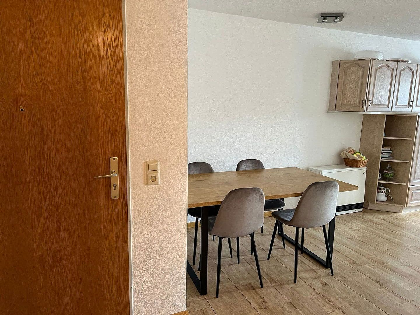 Pronájem bytu 4+kk 118 m², Brunnenstr. 15/1, Krauchenwies, Bádensko-Württembersko Pronájem bytu 4+kk 118 m², Brunnenstr. 15/1, Krauchenwies, Bádensko-Württembersko