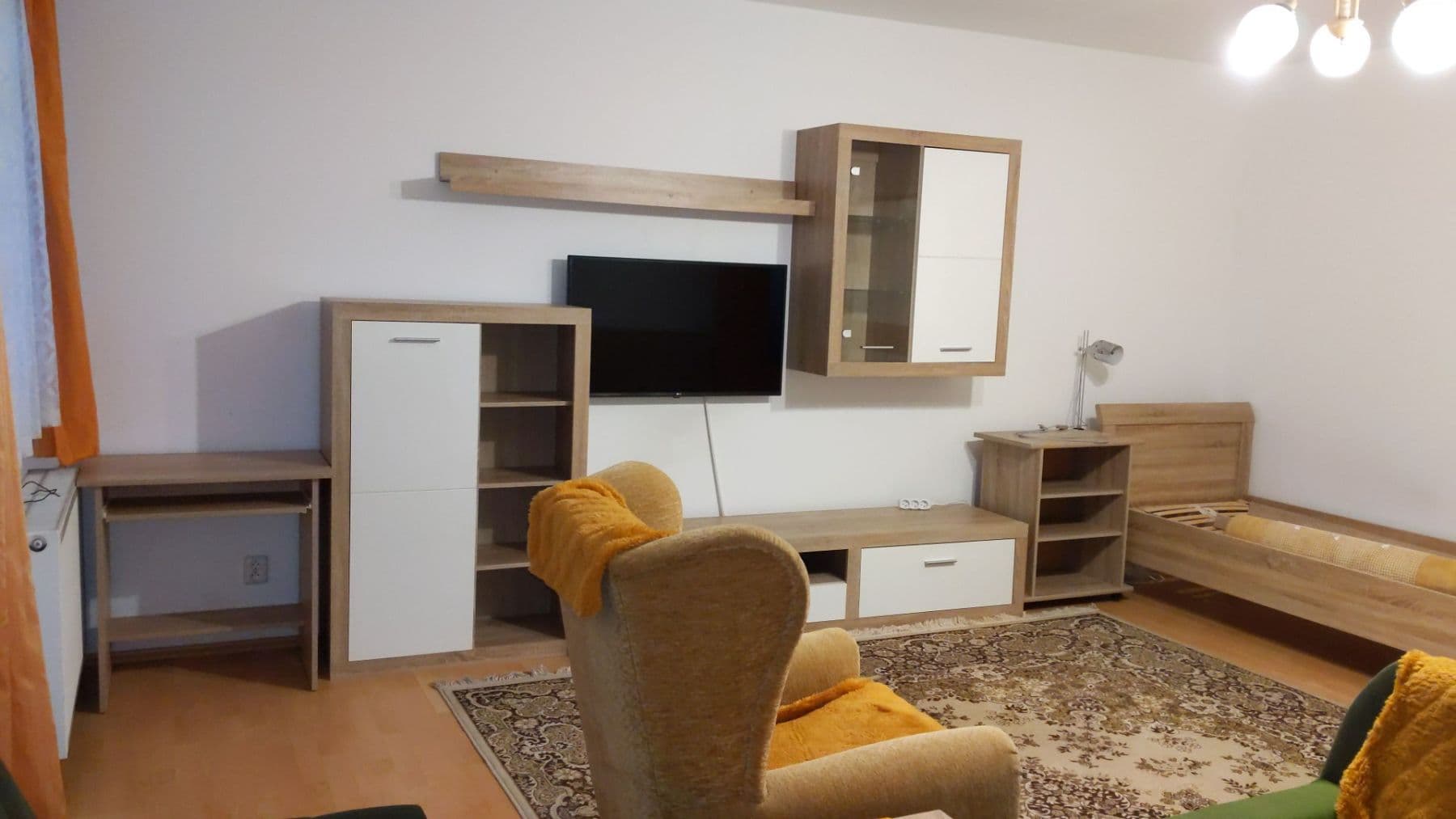 Pronájem bytu 1+1 59 m², Jeronýmova, Kolín, Středočeský kraj Pronájem bytu 1+1 59 m², Jeronýmova, Kolín, Středočeský kraj