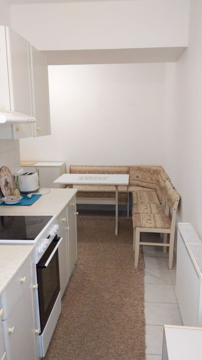 Pronájem bytu 1+1 59 m², Jeronýmova, Kolín, Středočeský kraj Pronájem bytu 1+1 59 m², Jeronýmova, Kolín, Středočeský kraj