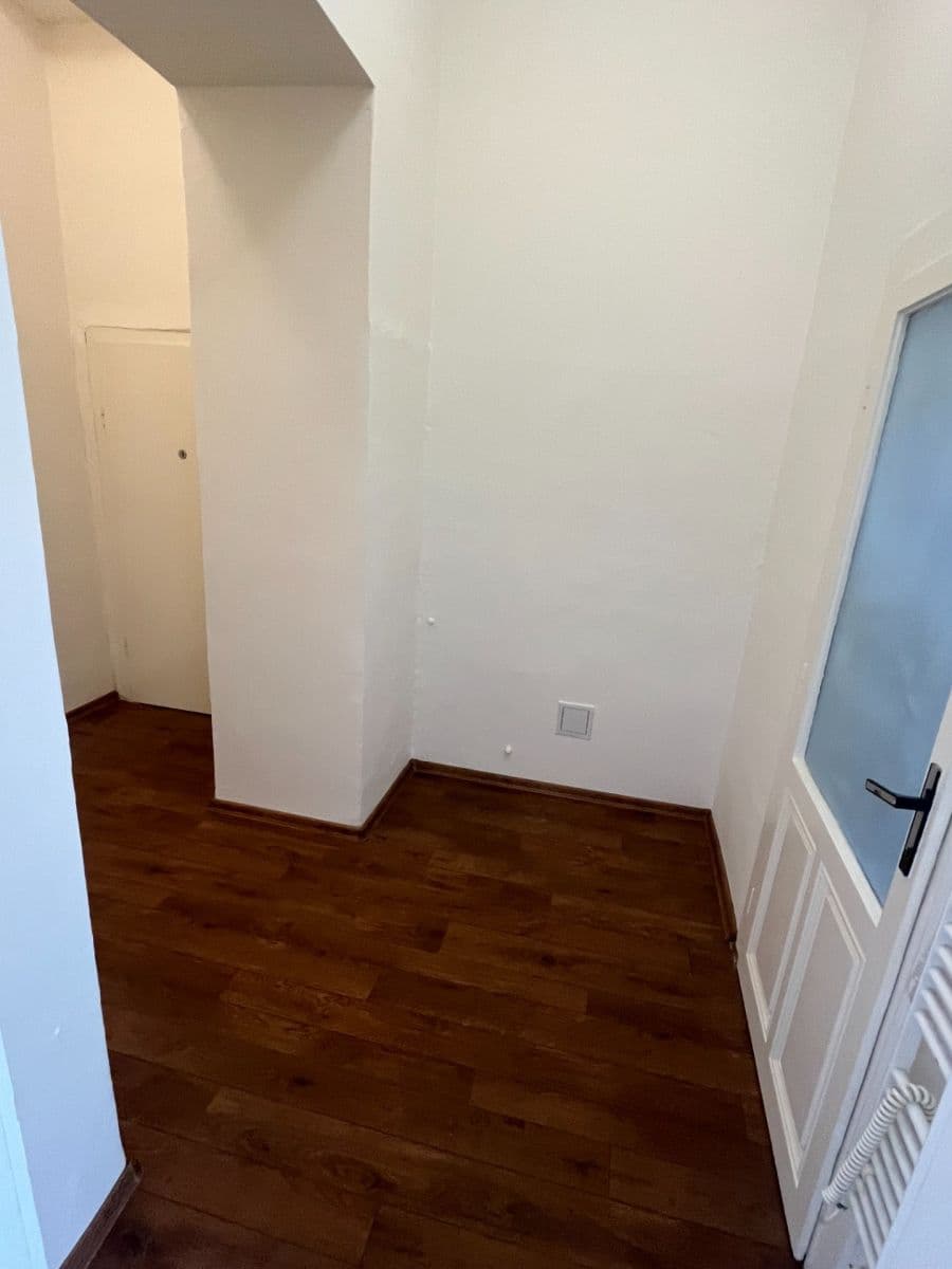 Pronájem bytu 1+1 43 m², třída Kpt. Jaroše, Brno, Jihomoravský kraj Pronájem bytu 1+1 43 m², třída Kpt. Jaroše, Brno, Jihomoravský kraj