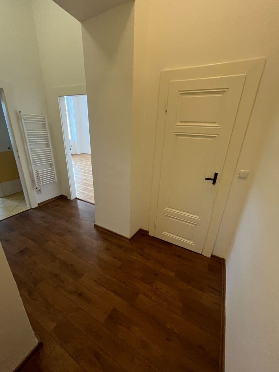 Pronájem bytu 1+1 43 m², třída Kpt. Jaroše, Brno, Jihomoravský kraj Pronájem bytu 1+1 43 m², třída Kpt. Jaroše, Brno, Jihomoravský kraj