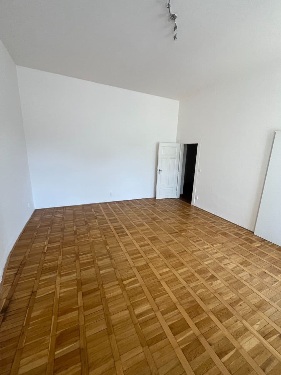 Pronájem bytu 1+1 43 m², třída Kpt. Jaroše, Brno, Jihomoravský kraj Pronájem bytu 1+1 43 m², třída Kpt. Jaroše, Brno, Jihomoravský kraj