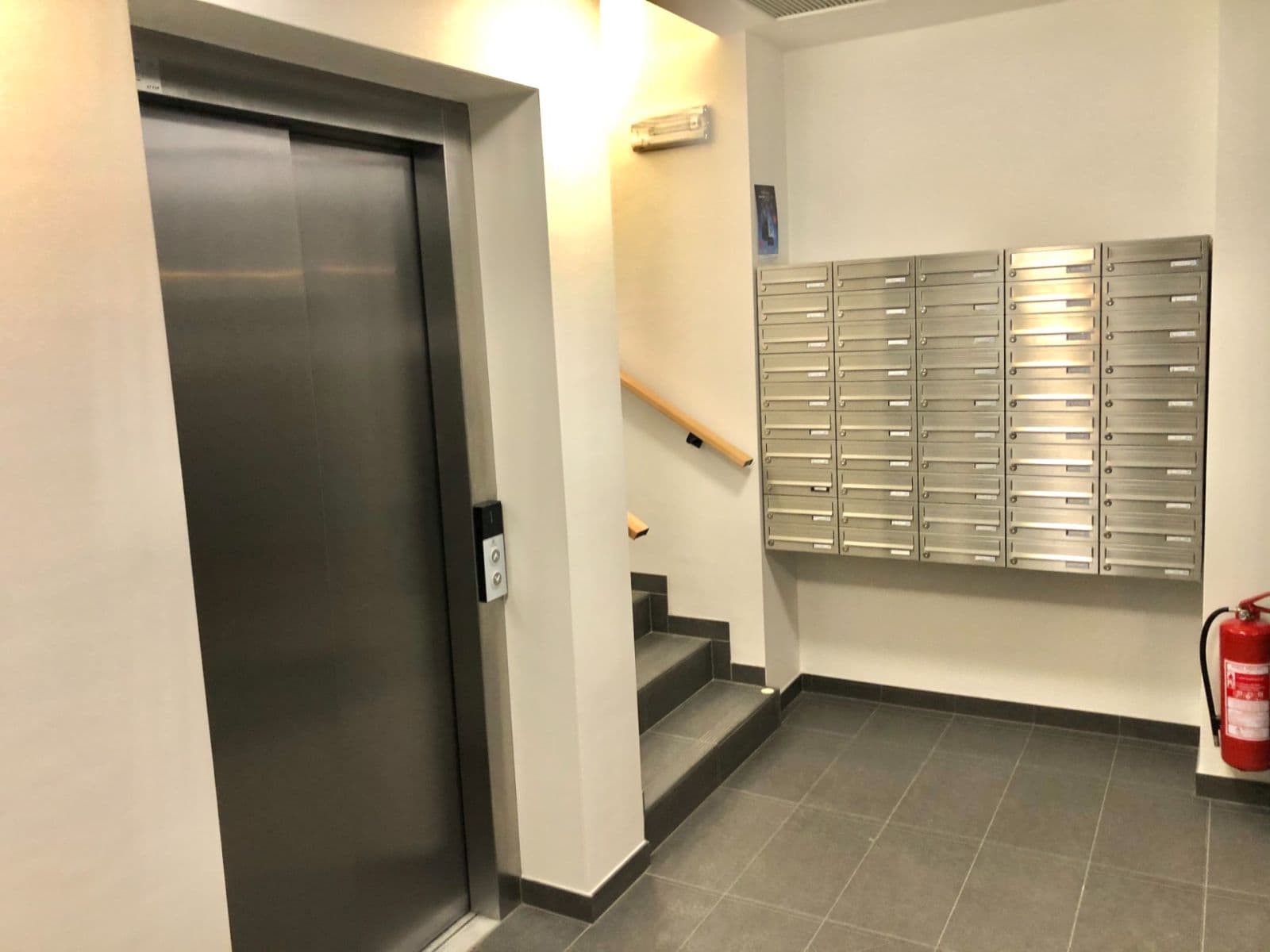 Pronájem bytu 2+kk 50 m², Argentinská, Praha, Praha Pronájem bytu 2+kk 50 m², Argentinská, Praha, Praha