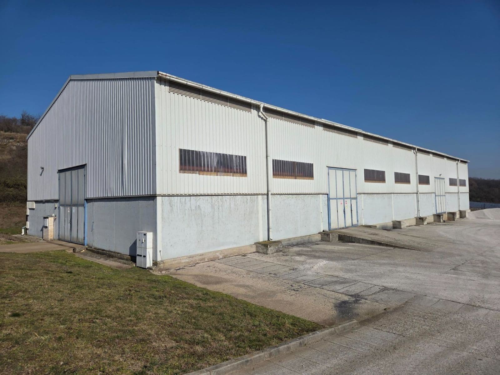 Pronájem nebytového prostoru 991 m², Zdice, Středočeský kraj Pronájem nebytového prostoru 991 m², Zdice, Středočeský kraj