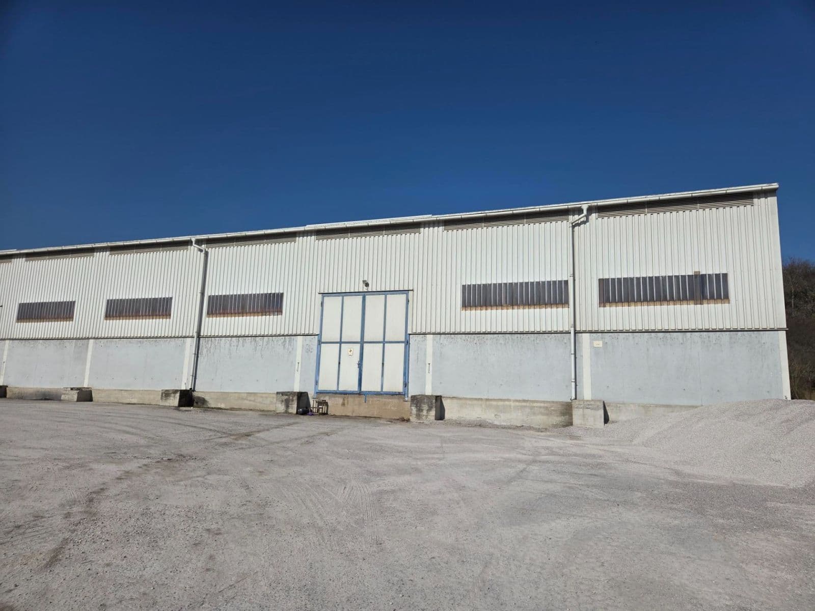 Pronájem nebytového prostoru 991 m², Zdice, Středočeský kraj Pronájem nebytového prostoru 991 m², Zdice, Středočeský kraj