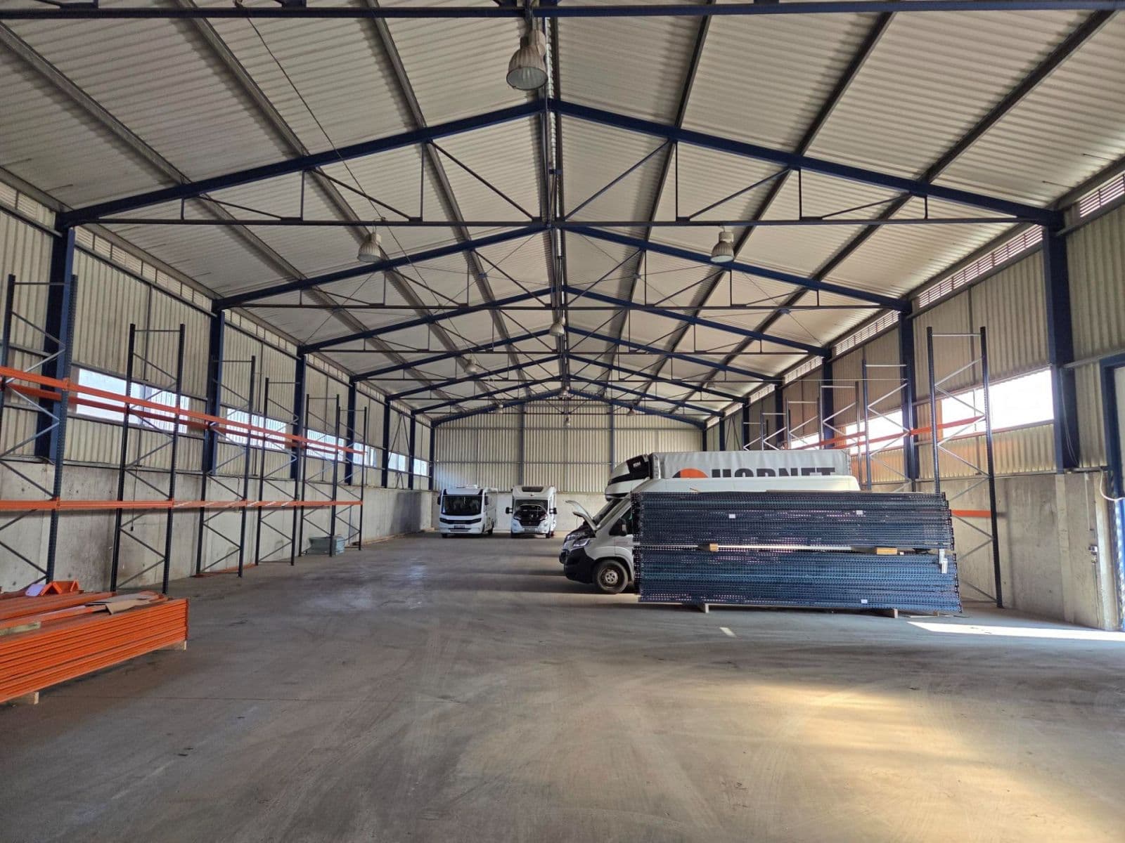 Pronájem nebytového prostoru 991 m², Zdice, Středočeský kraj Pronájem nebytového prostoru 991 m², Zdice, Středočeský kraj