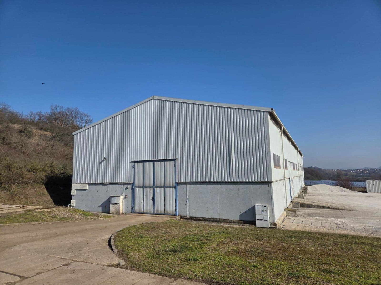 Pronájem nebytového prostoru 991 m², Zdice, Středočeský kraj Pronájem nebytového prostoru 991 m², Zdice, Středočeský kraj