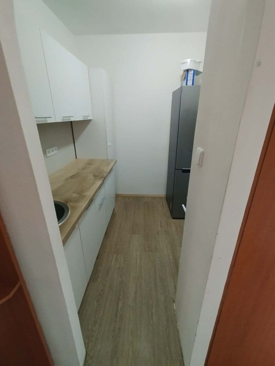 Pronájem bytu 2+kk 40 m², Krakovská, Kralupy nad Vltavou, Středočeský kraj Pronájem bytu 2+kk 40 m², Krakovská, Kralupy nad Vltavou, Středočeský kraj