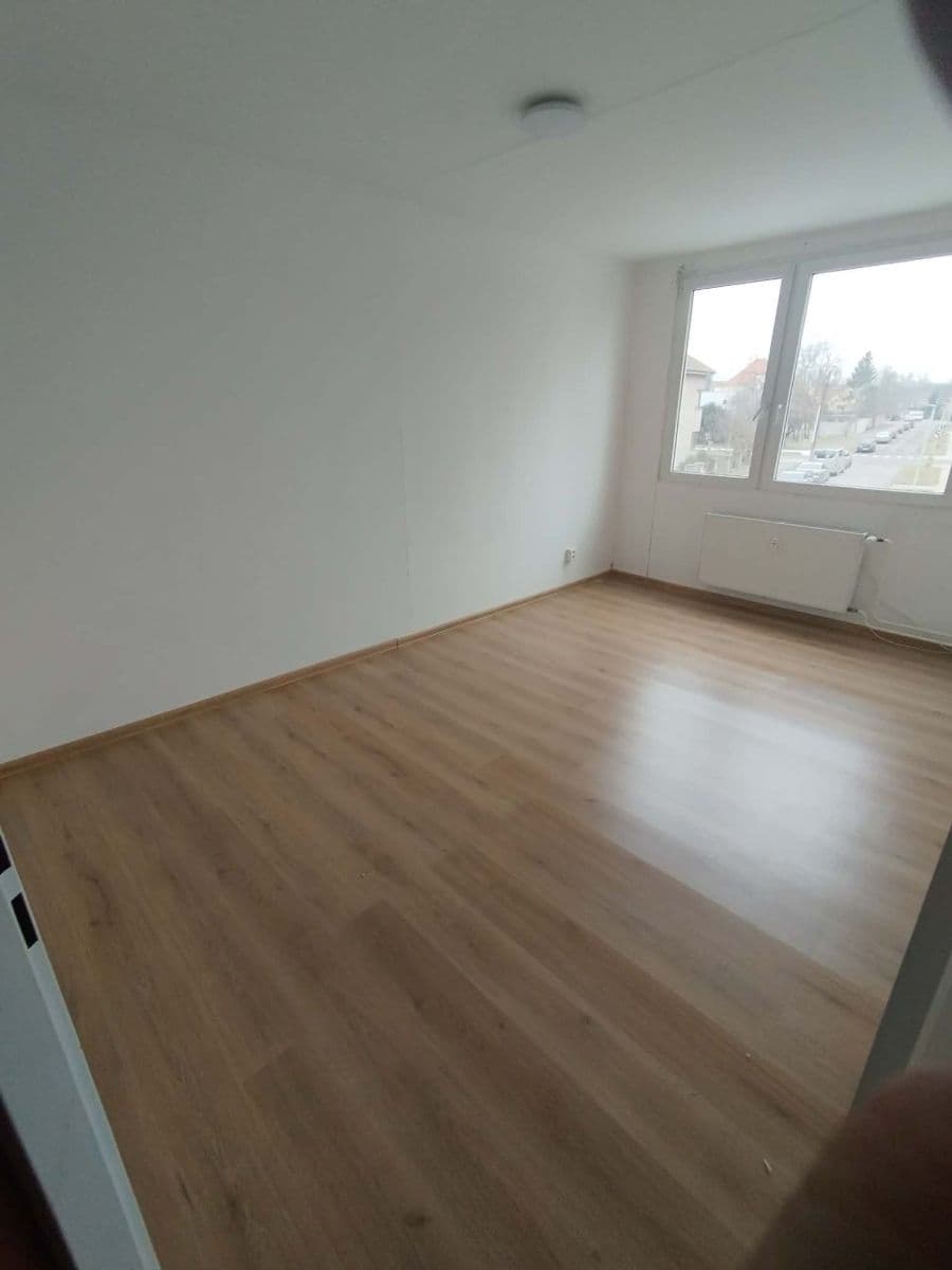 Pronájem bytu 2+kk 40 m², Krakovská, Kralupy nad Vltavou, Středočeský kraj Pronájem bytu 2+kk 40 m², Krakovská, Kralupy nad Vltavou, Středočeský kraj