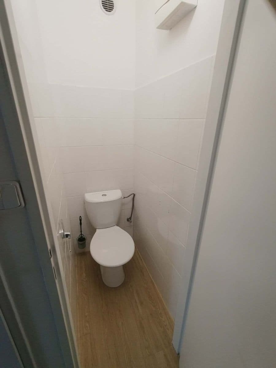 Pronájem bytu 2+kk 40 m², Krakovská, Kralupy nad Vltavou, Středočeský kraj Pronájem bytu 2+kk 40 m², Krakovská, Kralupy nad Vltavou, Středočeský kraj