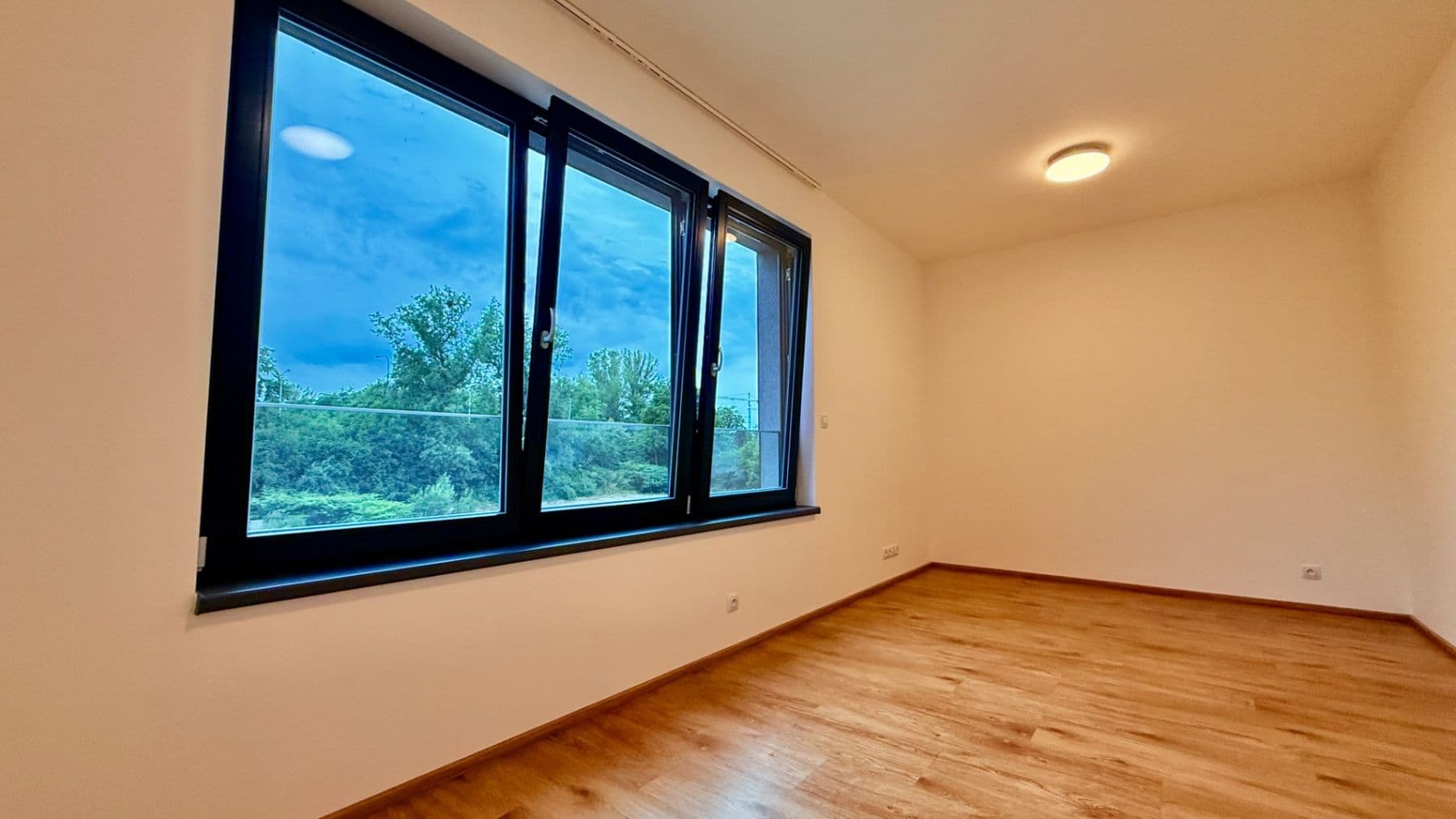 Prodej bytu 3+kk 84 m², Vojenova, Praha, Praha Prodej bytu 3+kk 84 m², Vojenova, Praha, Praha