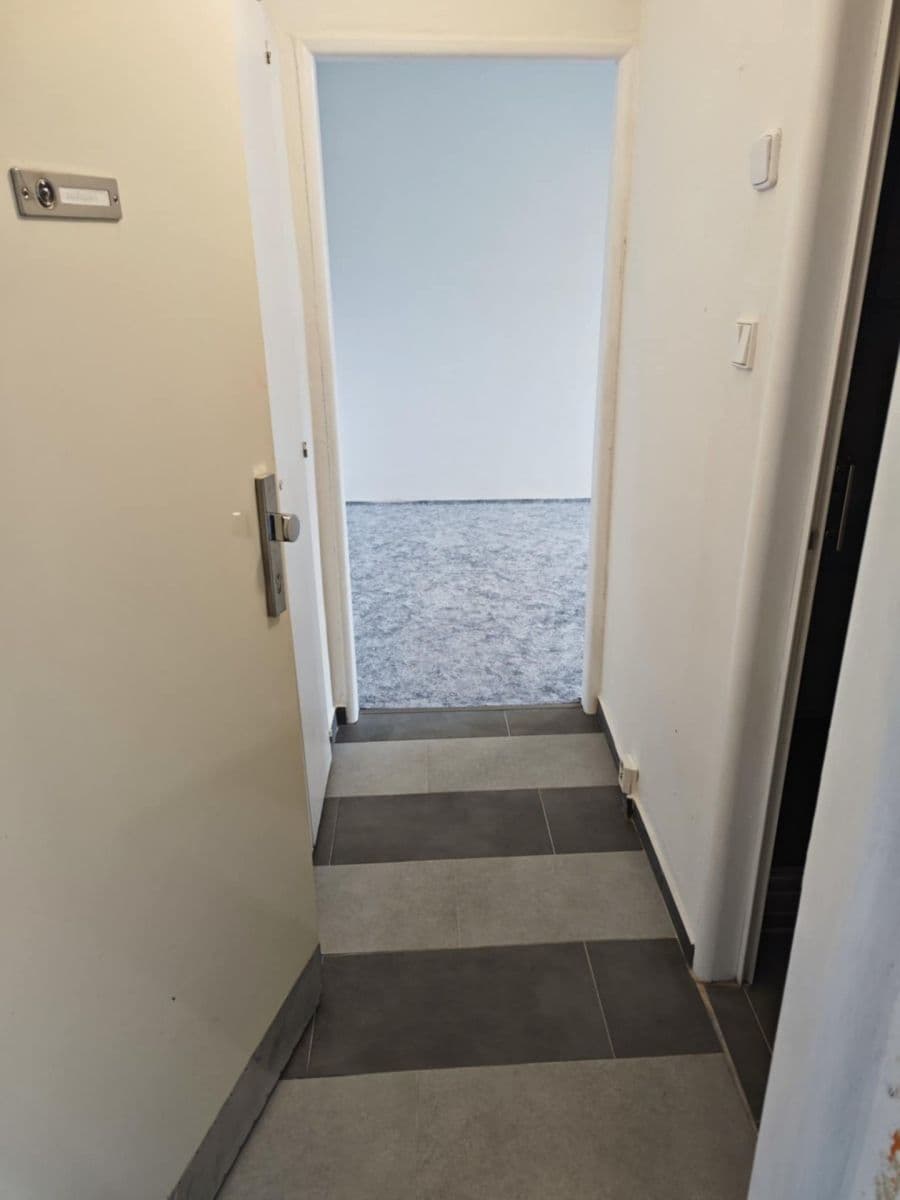 Pronájem bytu 1+kk 27 m², SPC G, Krnov, Moravskoslezský kraj Pronájem bytu 1+kk 27 m², SPC G, Krnov, Moravskoslezský kraj