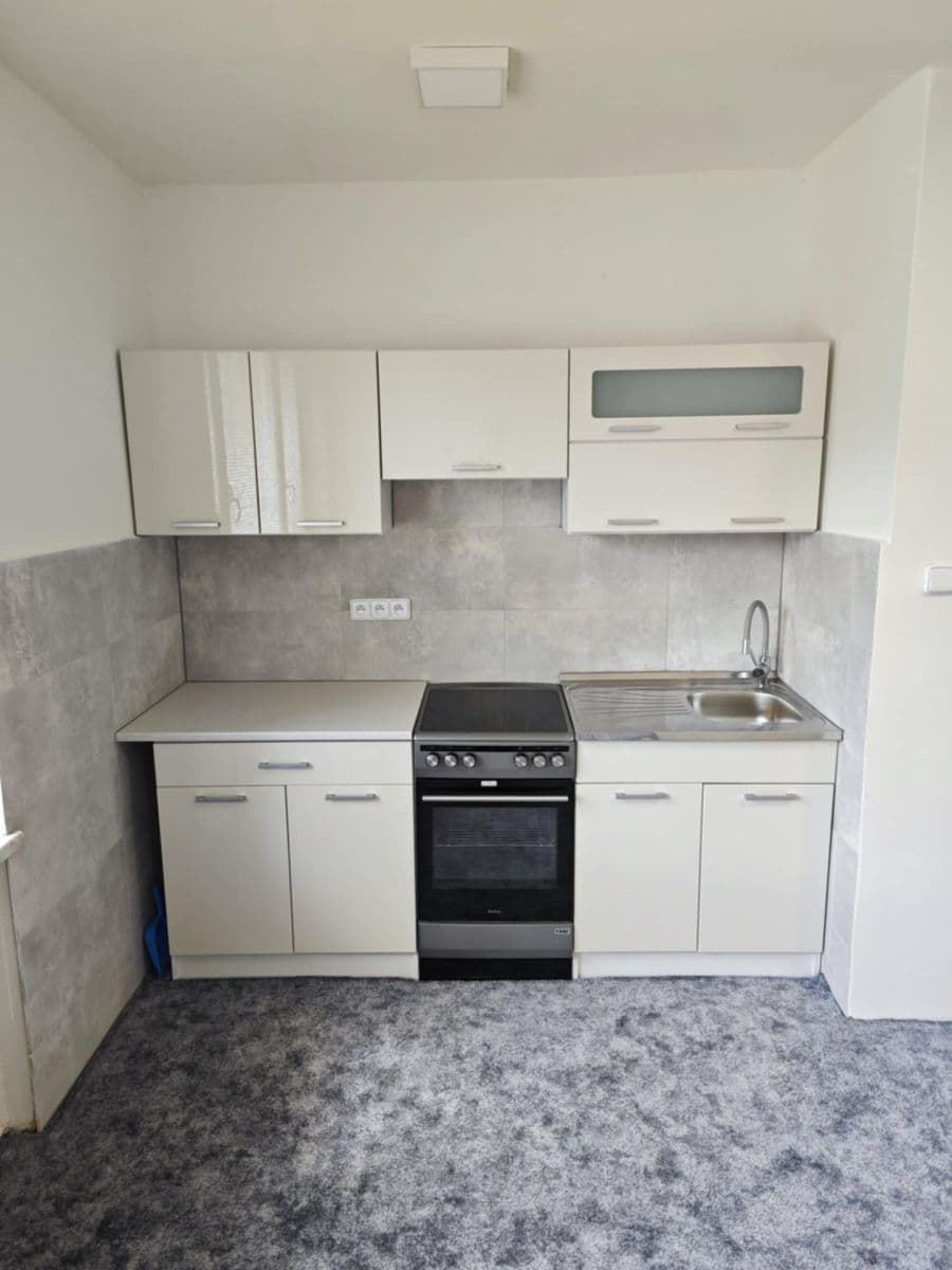 Pronájem bytu 1+kk 27 m², SPC G, Krnov, Moravskoslezský kraj Pronájem bytu 1+kk 27 m², SPC G, Krnov, Moravskoslezský kraj