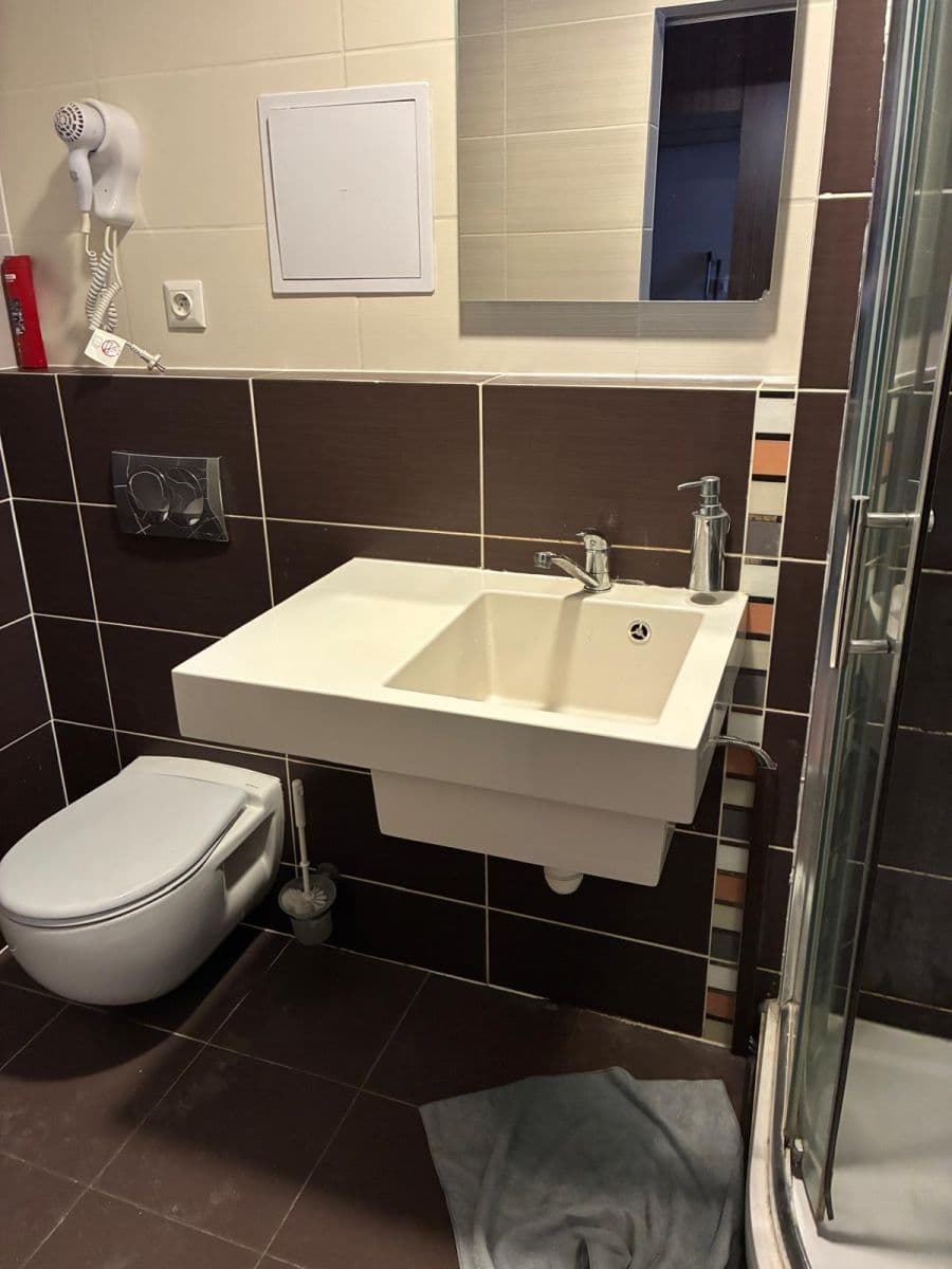 Pronájem bytu 1+kk 23 m², Suchdolské náměstí, Praha, Praha Pronájem bytu 1+kk 23 m², Suchdolské náměstí, Praha, Praha