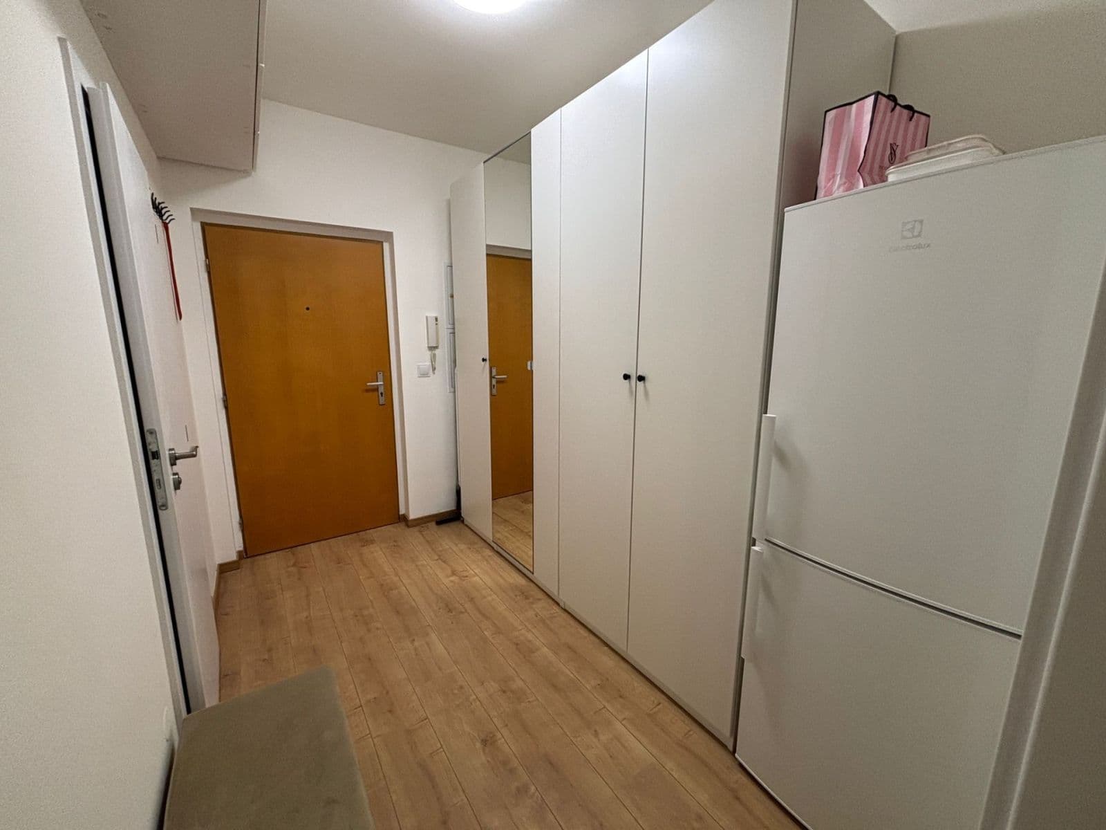 Pronájem bytu 1+kk 36 m², Za Valem, Praha, Praha Pronájem bytu 1+kk 36 m², Za Valem, Praha, Praha
