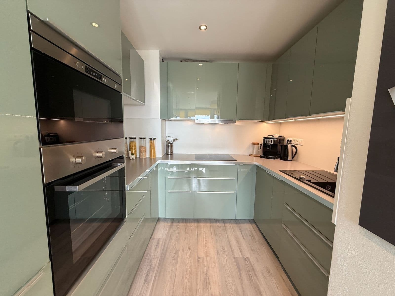 Pronájem bytu 3+kk 56 m², Vratislavská, Praha, Praha Pronájem bytu 3+kk 56 m², Vratislavská, Praha, Praha