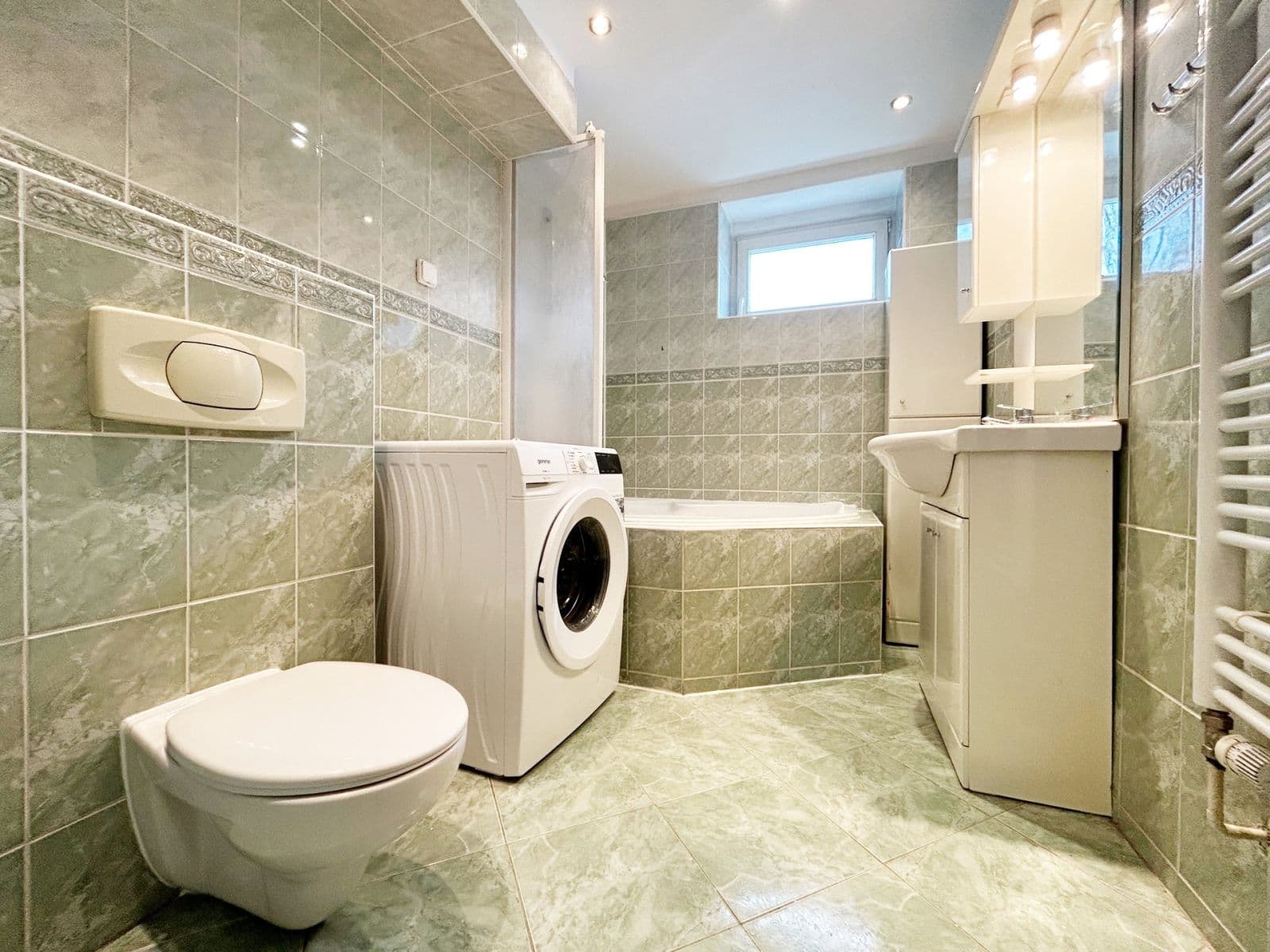 Pronájem bytu 2+1 45 m², 9. května, Týnec nad Sázavou, Středočeský kraj Pronájem bytu 2+1 45 m², 9. května, Týnec nad Sázavou, Středočeský kraj