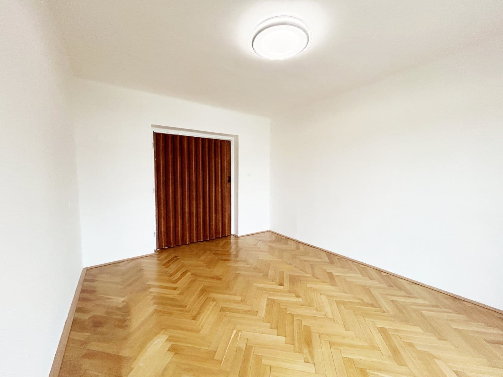 Pronájem bytu 2+1 45 m², 9. května, Týnec nad Sázavou, Středočeský kraj Pronájem bytu 2+1 45 m², 9. května, Týnec nad Sázavou, Středočeský kraj