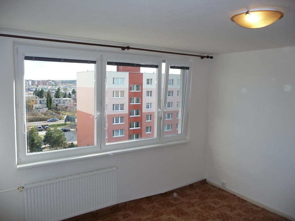 Prodej bytu 2+1 44 m², Na Valtické, Břeclav, Jihomoravský kraj Prodej bytu 2+1 44 m², Na Valtické, Břeclav, Jihomoravský kraj