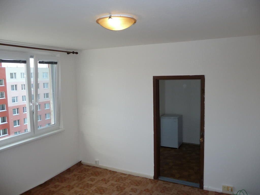 Prodej bytu 2+1 44 m², Na Valtické, Břeclav, Jihomoravský kraj Prodej bytu 2+1 44 m², Na Valtické, Břeclav, Jihomoravský kraj