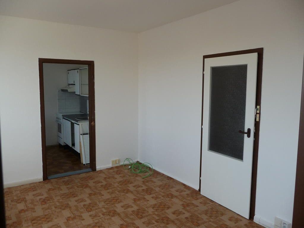 Prodej bytu 2+1 44 m², Na Valtické, Břeclav, Jihomoravský kraj Prodej bytu 2+1 44 m², Na Valtické, Břeclav, Jihomoravský kraj
