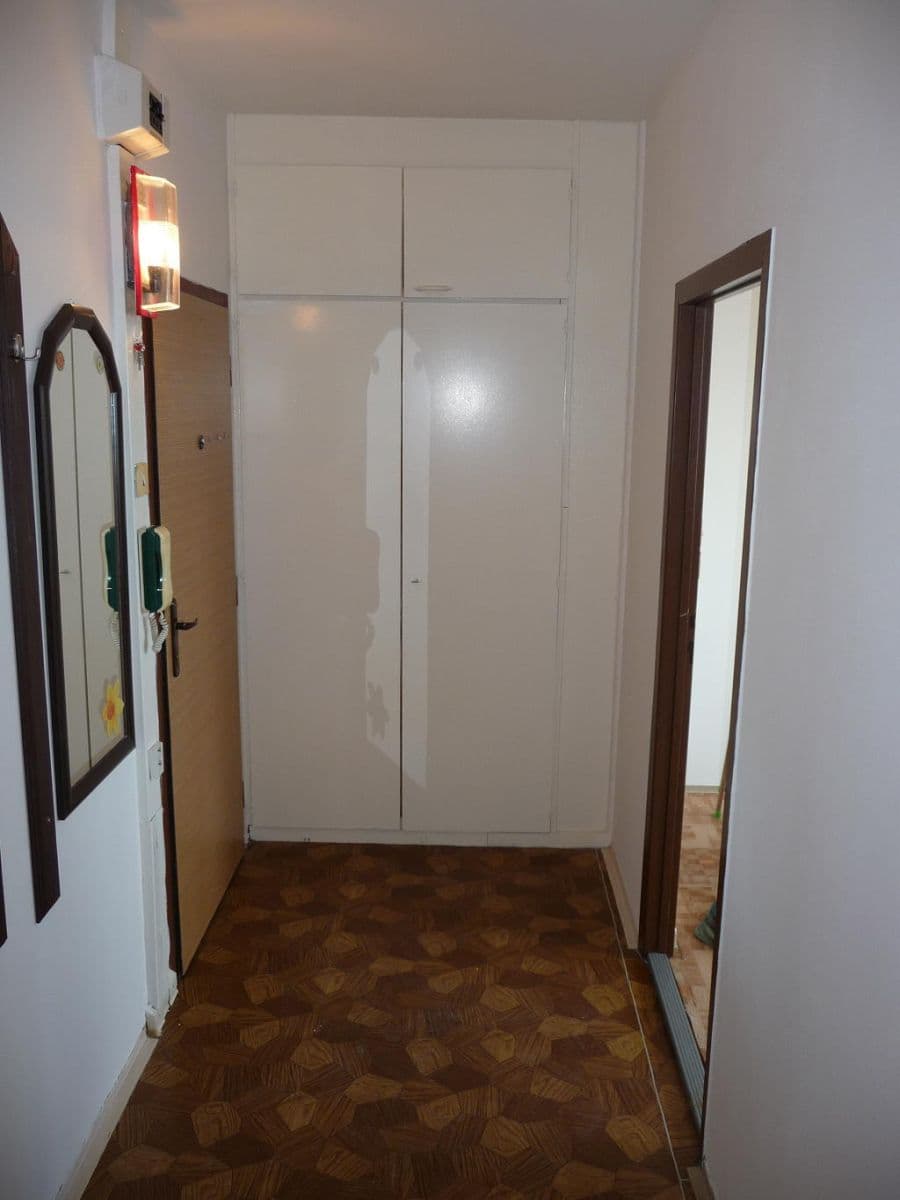 Prodej bytu 2+1 44 m², Na Valtické, Břeclav, Jihomoravský kraj Prodej bytu 2+1 44 m², Na Valtické, Břeclav, Jihomoravský kraj