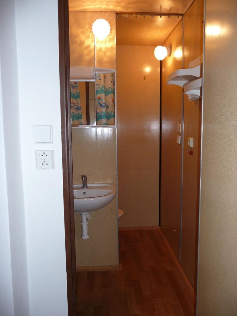 Prodej bytu 2+1 44 m², Na Valtické, Břeclav, Jihomoravský kraj Prodej bytu 2+1 44 m², Na Valtické, Břeclav, Jihomoravský kraj