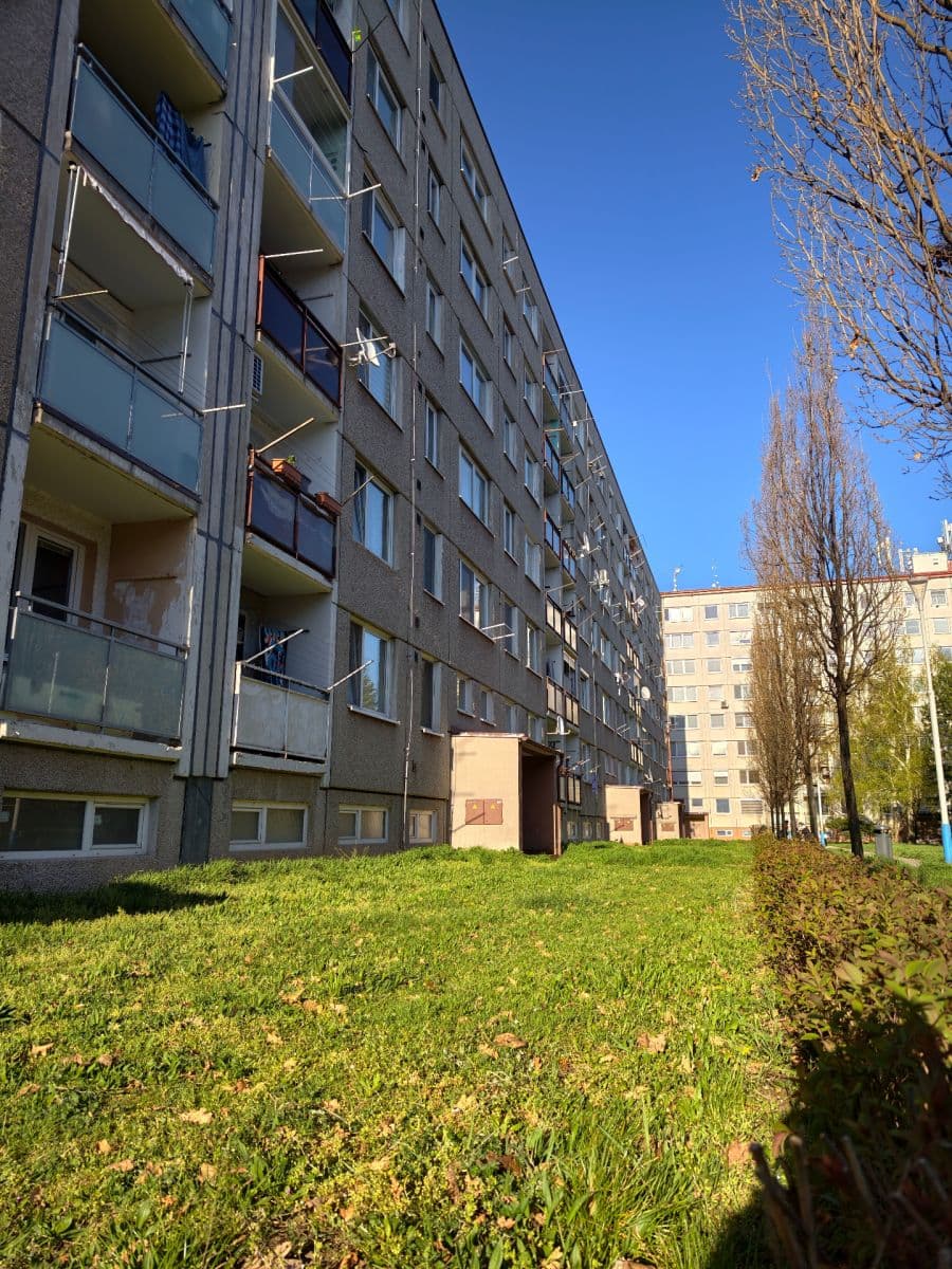 Prodej bytu 2+1 44 m², Na Valtické, Břeclav, Jihomoravský kraj Prodej bytu 2+1 44 m², Na Valtické, Břeclav, Jihomoravský kraj
