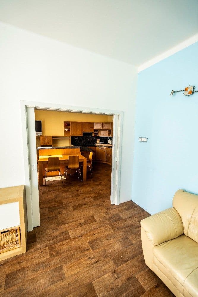 Pronájem bytu 3+1 103 m², Lotyšská, Praha, Praha Pronájem bytu 3+1 103 m², Lotyšská, Praha, Praha