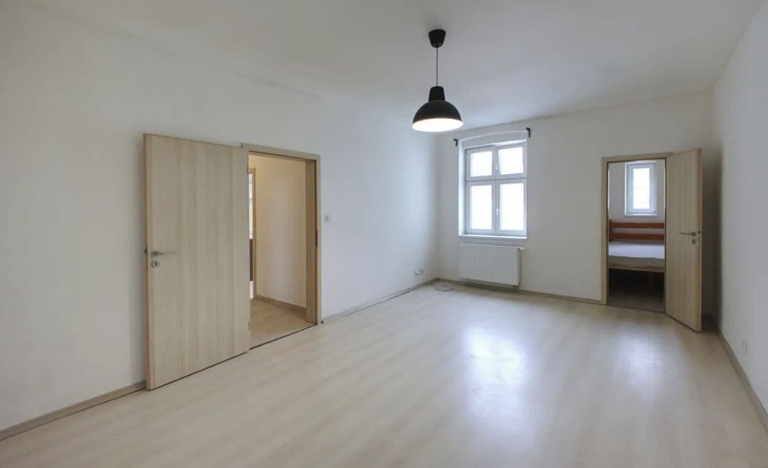 Pronájem bytu 1+1 56 m², Tovární, Plzeň, Plzeňský kraj Pronájem bytu 1+1 56 m², Tovární, Plzeň, Plzeňský kraj