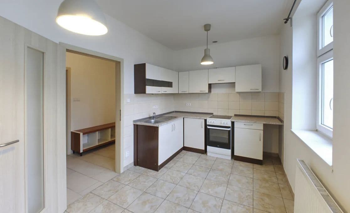 Pronájem bytu 1+1 56 m², Tovární, Plzeň, Plzeňský kraj Pronájem bytu 1+1 56 m², Tovární, Plzeň, Plzeňský kraj