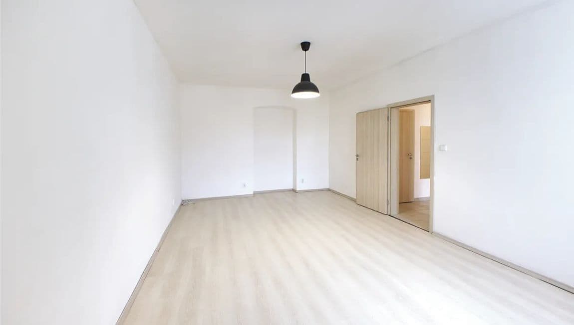 Pronájem bytu 1+1 56 m², Tovární, Plzeň, Plzeňský kraj Pronájem bytu 1+1 56 m², Tovární, Plzeň, Plzeňský kraj