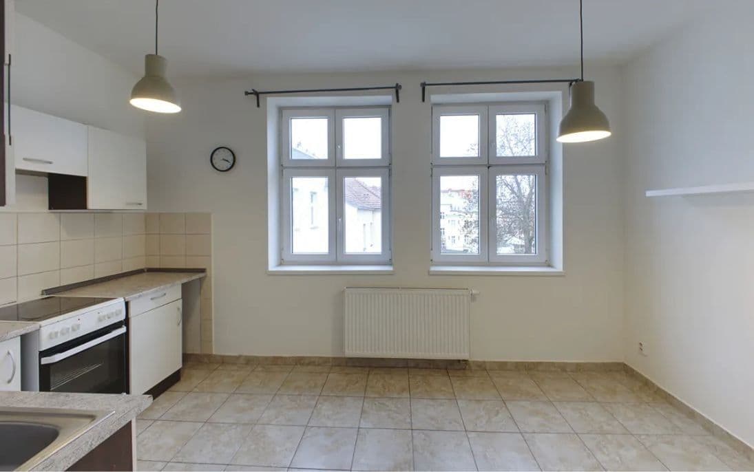 Pronájem bytu 1+1 56 m², Tovární, Plzeň, Plzeňský kraj Pronájem bytu 1+1 56 m², Tovární, Plzeň, Plzeňský kraj