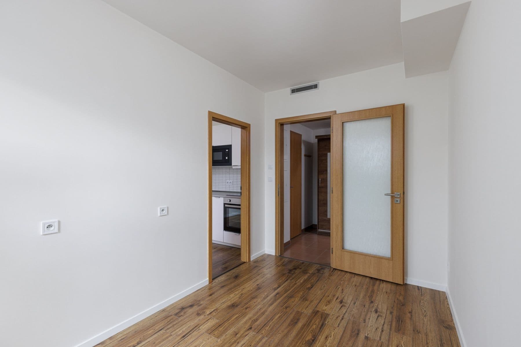 Pronájem bytu 2+kk 34 m², Nepomuckých, Praha, Praha Pronájem bytu 2+kk 34 m², Nepomuckých, Praha, Praha