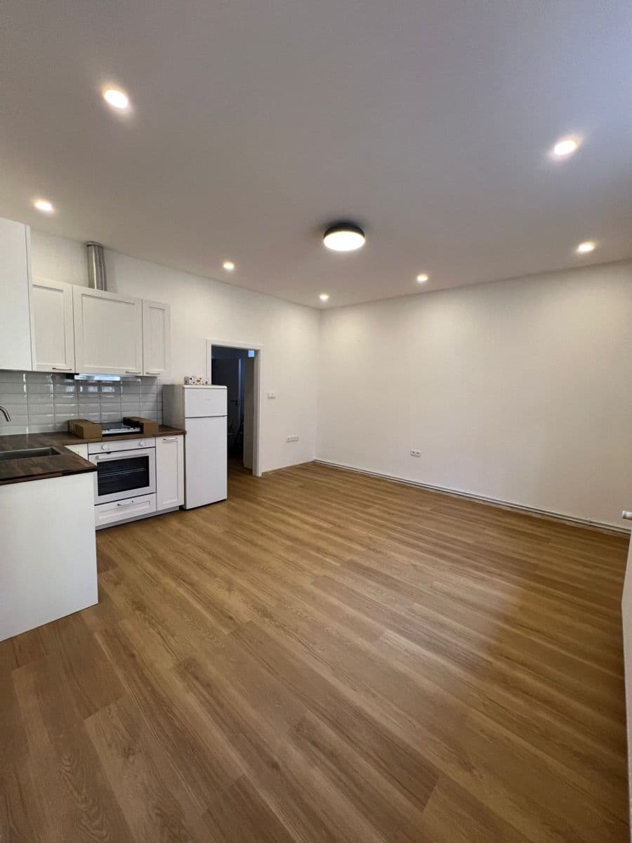 Pronájem bytu 2+kk 53 m², Lounských, Praha, Praha Pronájem bytu 2+kk 53 m², Lounských, Praha, Praha