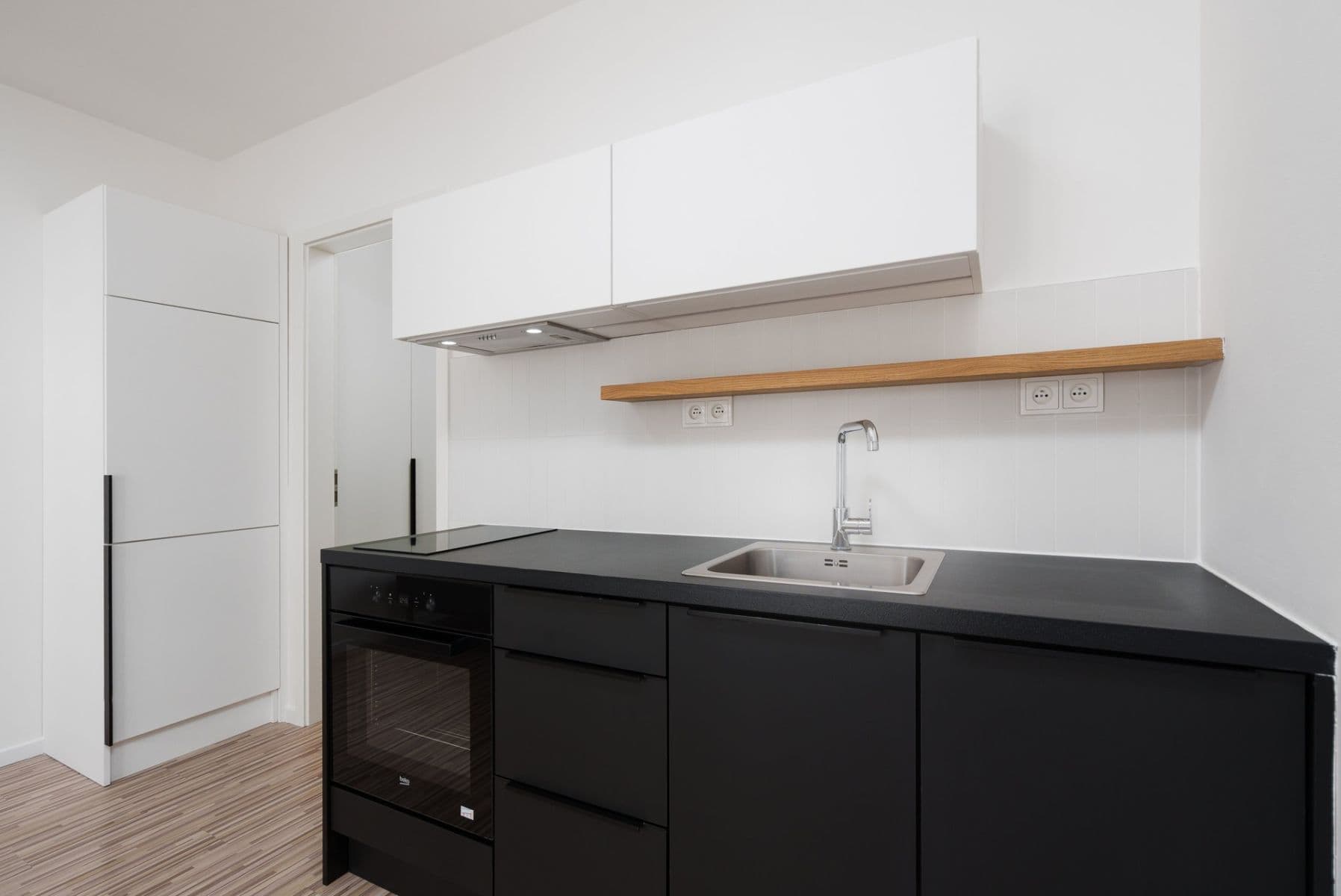 Pronájem bytu 1+kk 25 m², Novovysočanská, Praha, Praha Pronájem bytu 1+kk 25 m², Novovysočanská, Praha, Praha
