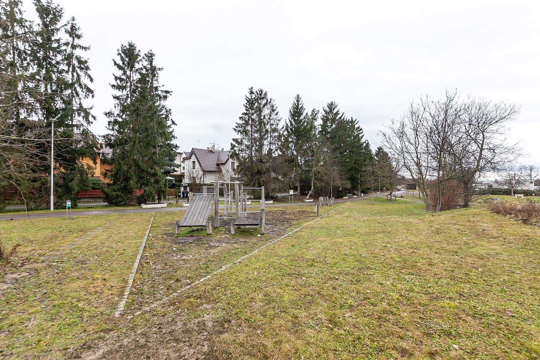 Prodej nebytového prostoru 300 m², Kozinova, Říčany, Středočeský kraj Prodej nebytového prostoru 300 m², Kozinova, Říčany, Středočeský kraj