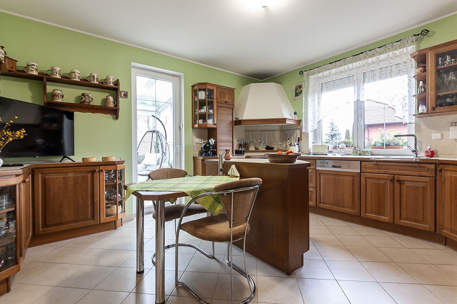 Prodej domu 270 m², pozemek 598 m², K Remízku, Vestec, Středočeský kraj Prodej domu 270 m², pozemek 598 m², K Remízku, Vestec, Středočeský kraj