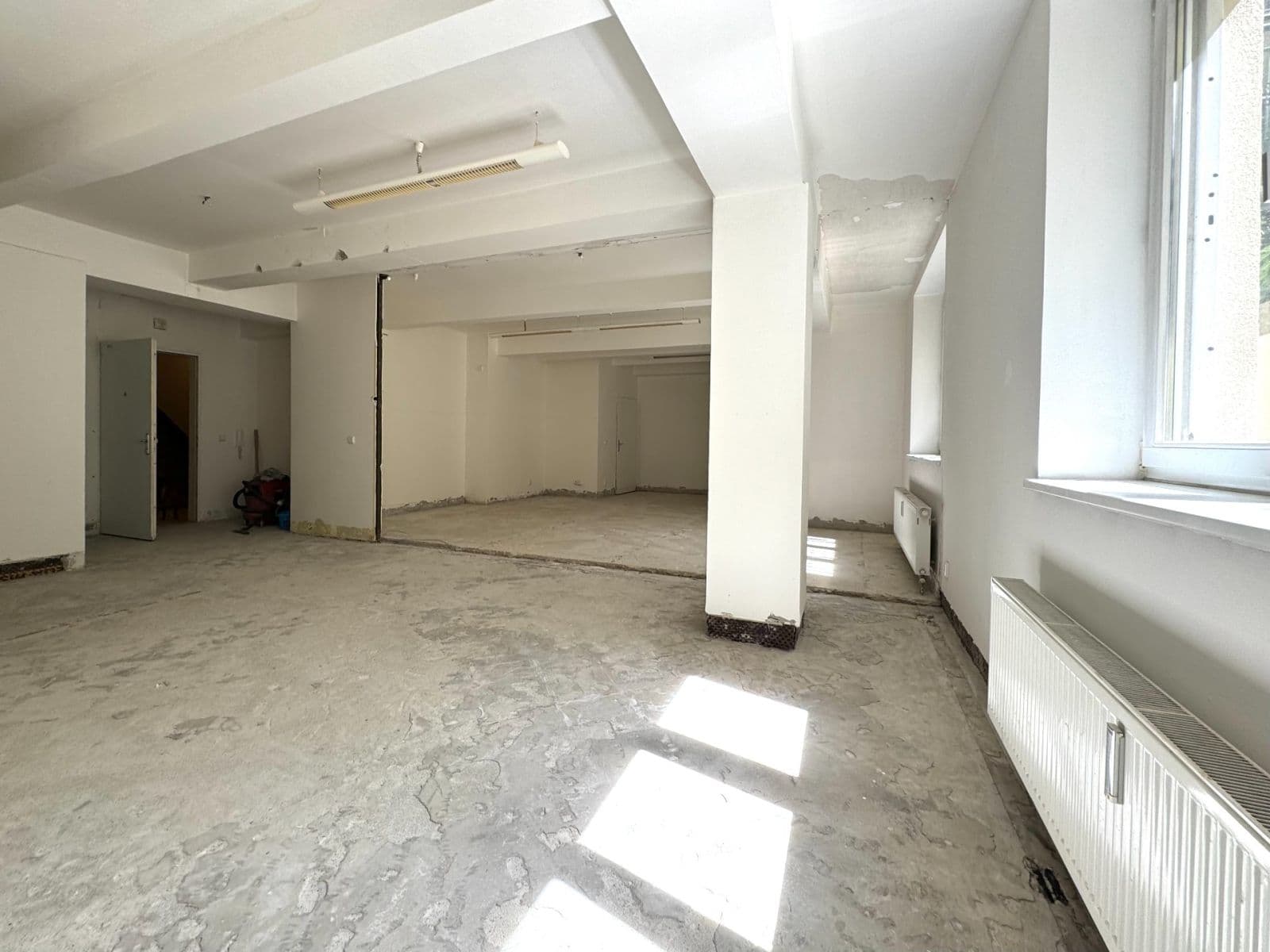 Pronájem nebytového prostoru 107 m², Vlašská, Praha, Praha Pronájem nebytového prostoru 107 m², Vlašská, Praha, Praha