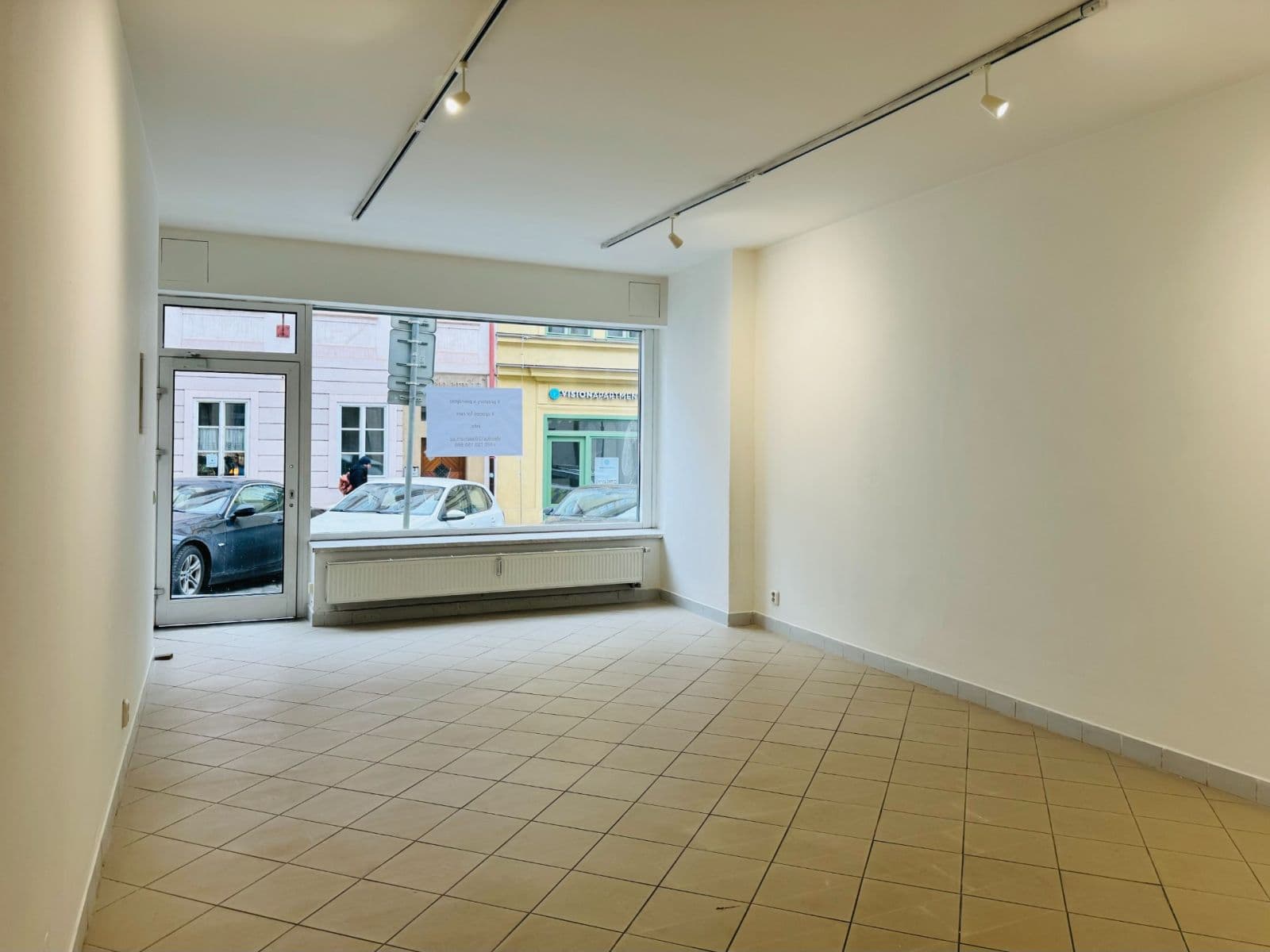 Pronájem nebytového prostoru 107 m², Vlašská, Praha, Praha Pronájem nebytového prostoru 107 m², Vlašská, Praha, Praha