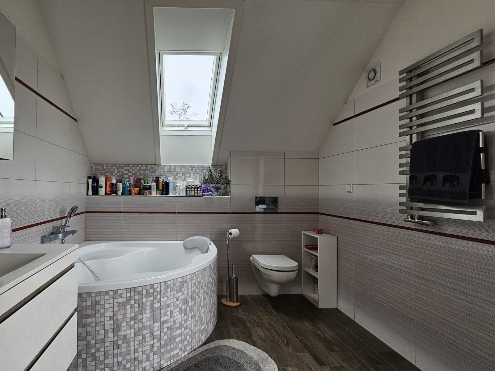 Prodej domu 149 m², pozemek 1.110 m², Podlešín, Středočeský kraj Prodej domu 149 m², pozemek 1.110 m², Podlešín, Středočeský kraj